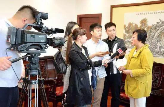 ��Դ���й�֮���������ݺᡷ ���ߣ���Ӣ�֡������