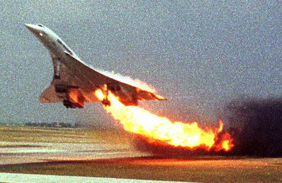 图为2000年协和空难事故的照片。该起空难最终导致了“协和”的退役。