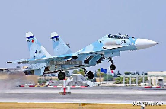 我军歼16战机将完全取代歼轰7 航程比苏30提