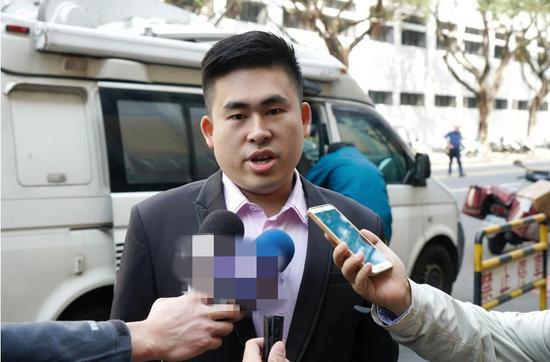 王炳忠也赶来支持谢龙介 图源:社交媒体
