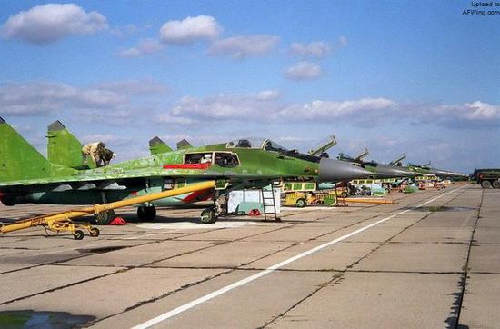 正在检修的摩尔多瓦米格-29机群