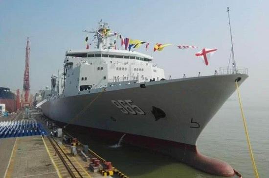 呼伦湖舰是901型大型综合补给舰首制舰,配属北海舰队