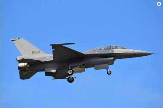台军接收的首批F-16V(图源:联合新闻网)