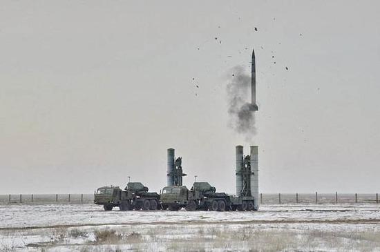 S-400防空导弹试射