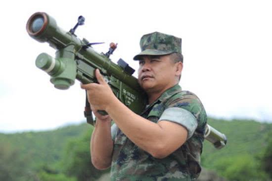 图片：泰国陆军装备的“前卫”-18肩扛式导弹是“前卫”家族的最新产品。