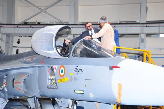 印度从北非到东南亚砸钱问路 欲将LCA卖全球