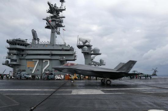 美国海军F-35C隐身舰载机即将开始实际部署。