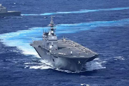 日本出云级直升机母舰确实具备改造为轻型航母的潜质。