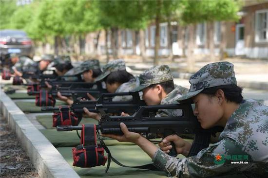 我厨艺精湛炊事兵赴俄参赛为何难夺冠 限定要做俄餐