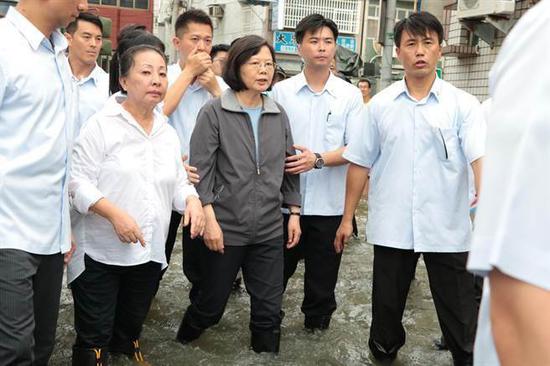 ²ÌÓ¢ÎÄϳµ£¨Í¼Æ¬À´Ô´£ºÖÐʱµç×Ó±¨£©