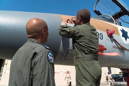 以色列空军F-15I被贴上任务标记