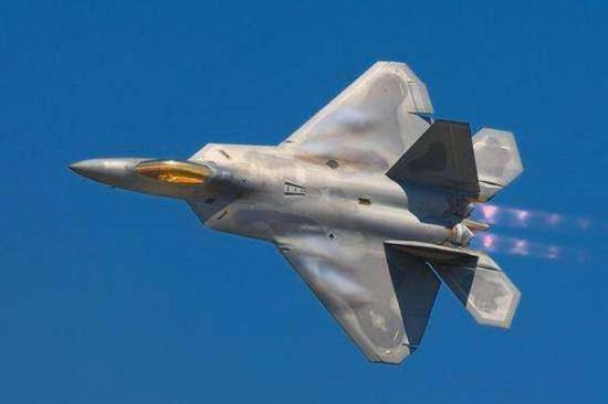 F22似乎并未吓唬住俄国人