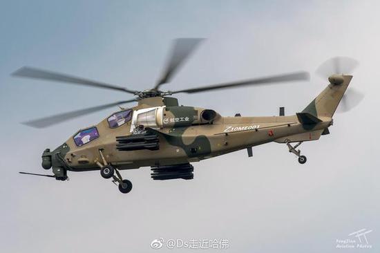 图片:直-10ME前后机身都已装上MAWS,@Ds走近哈佛 摄影