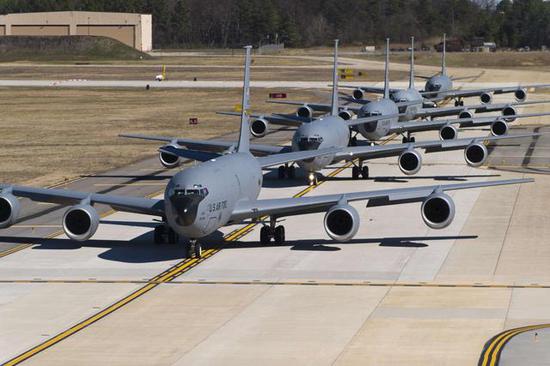 KC135就是波音707的表兄弟