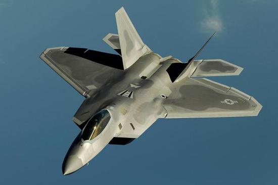 图:世界上最先进战机——美国F-22隐身战斗机