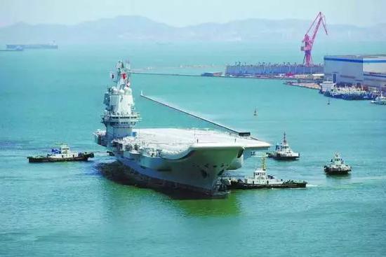 中国第2艘航母首次海试项目全完成 预计年底交