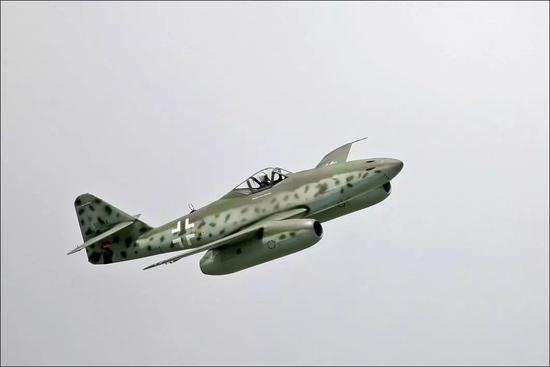 Me-262飞燕战斗机。