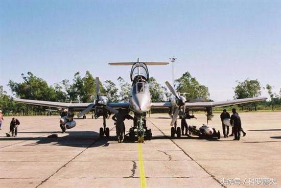 阿根廷空军同足球一同没落 只剩这型螺旋桨飞