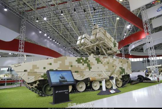 图片:珠海航展上的红箭-10A,履带式底盘