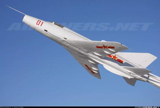 中国这些战机首飞成功就下马 FC31是否会重蹈