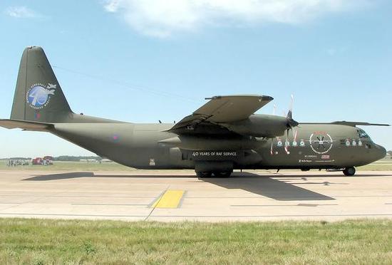 （图为一架英国皇家空军的C-130K）