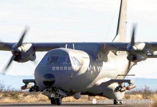 AC-235小型炮艇机