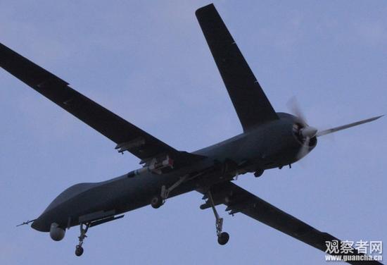 挂载新型空地导弹的彩虹5无人机(图片来源:观察者网独家)