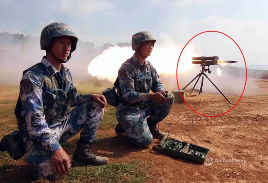 我军最小多管火箭炮曝光仅21公斤 将取代火焰喷射器