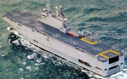 中国两栖攻击舰模型曝光 6个直升机起降点与美舰相当