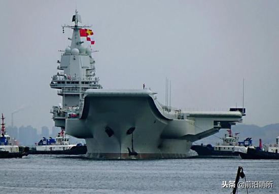 图为：中国首艘国产航母