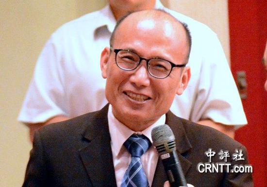 吴昆财认为台当局想强行把教科书“去中国化”