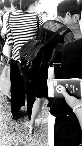 中国游客入境越南被索小费 拒交就拉到一边扣押护照