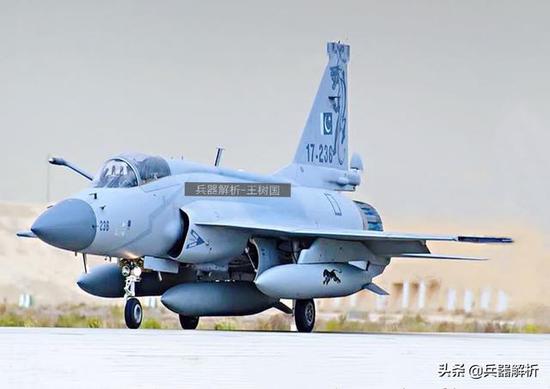 巴基斯坦歼7战机即将面临淘汰 枭龙战机或将全