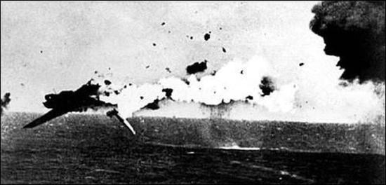 日军在太平洋的负隅顽抗，让美军决定使用原子弹