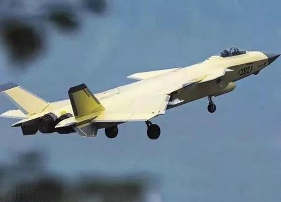 央视曝歼20攻克隐身数据链技术 传输速度和距