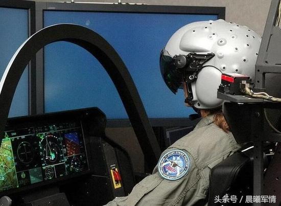 F35的HMDS显得有些臃肿笨重