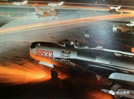 �� ��ͷ�����Ľ��������1980���й��վ����������˼�-6�¼���ô��ҹս����