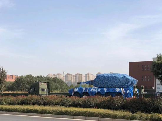 近期曝光的国产76mm轮式自行高炮系统
