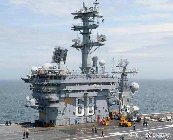 美军尼米兹号航母舰岛舷号“68”