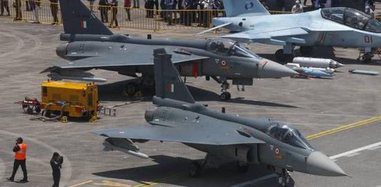 印度从北非到东南亚砸钱问路 欲将LCA卖全球