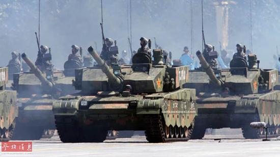 ԭ����ͼ��99A̹�����ɻ���1�׺�װ�ס�