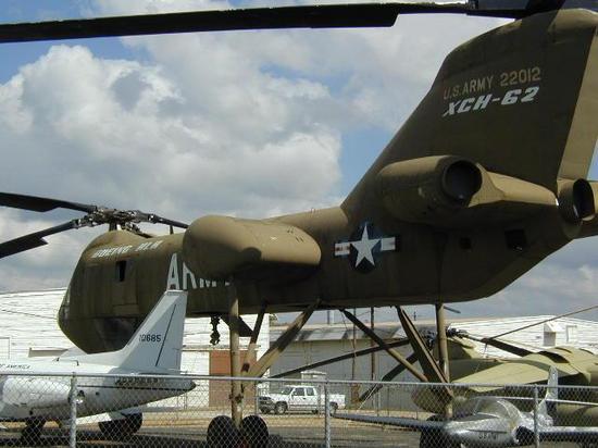 美国想赶上米-26 研制这种直升机多年结果失败