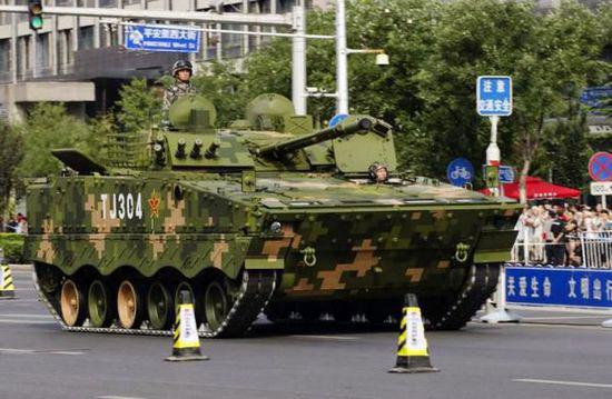 资料图：ZBD-04A步兵战车。