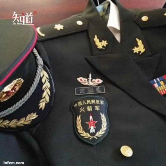 ͼ²Ϊ¾װ壬ն档ͼƬɫȴǰ½֦̾װɫƺɫ