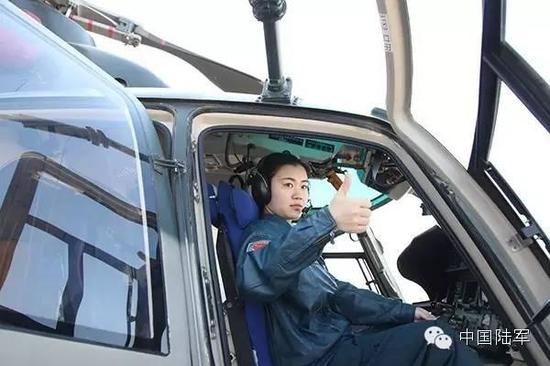 中国首批武装直升机女飞员:“陆鹰之花”绽放蓝天