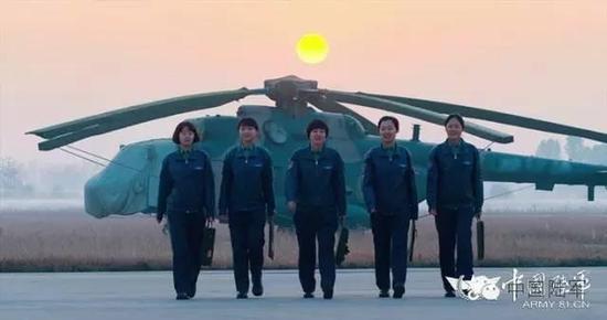 �й�������װֱ����Ů��Ա����½ӥ֮������������ 