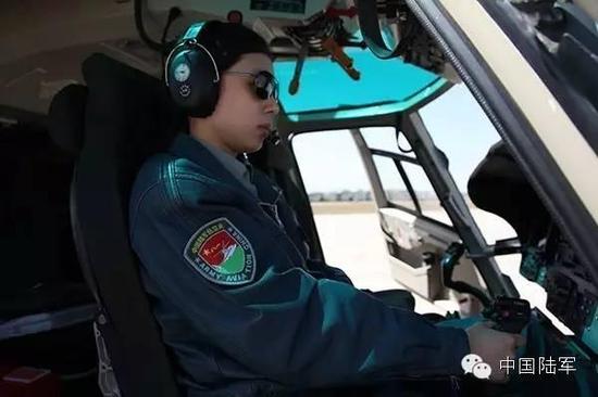 �й�������װֱ����Ů��Ա����½ӥ֮������������ 