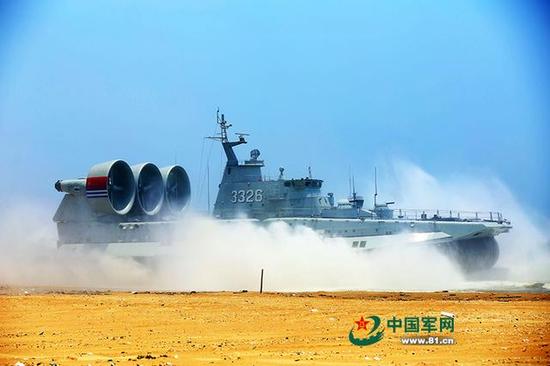 “野牛”气垫艇现军报一版,它实力如何?