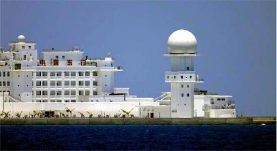 原文配图:越南记者偷拍中国岛礁。