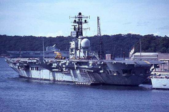 中国一战机早就上过航母做弹射试验?背后故事让人怎也意想不到